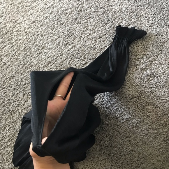 Black cold shoulder blouse - Picture 5 of 6